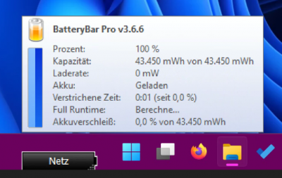 Screenshot der Windows 11-Taskleiste mit geöffneter BatteryBar Pro-Anzeige bei 100 % Akkuladung.